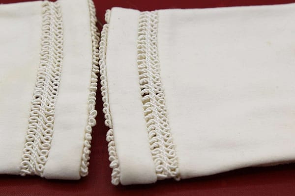 Crescendoe MCM Vintage Ivory Shorties Short Ladies Gloves with Embroidered Openwork - Size 7 at whisperingcityrva.com