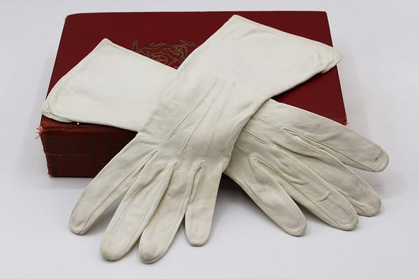 Duplex Antelope MCM Vintage Doeskin Leather Bracelet Ivory White Ladies Driving Gloves at whisperingcityrva.com