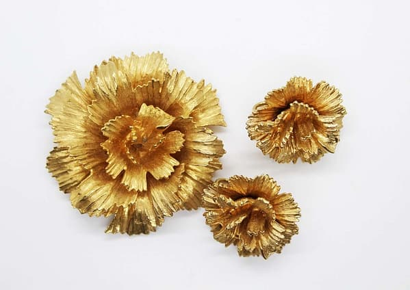 ART Signed MCM Brushed Gold Tone Floral Chrysanthemum Jewelry Set - Brooch & Earrings at whisperingcityrva.com