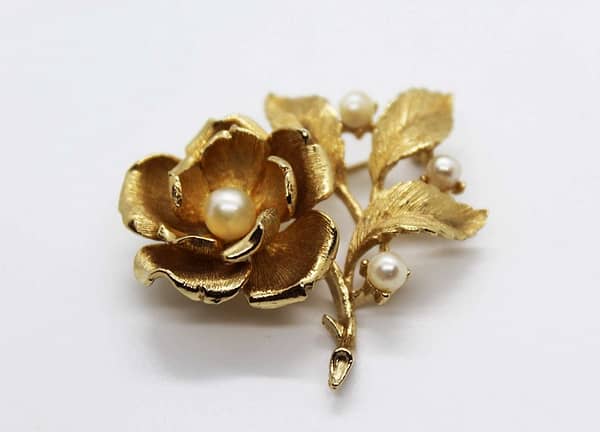 Lisner Signed Faux Pearl and Gold Tone Rose Brooch at whisperingcityrva.com