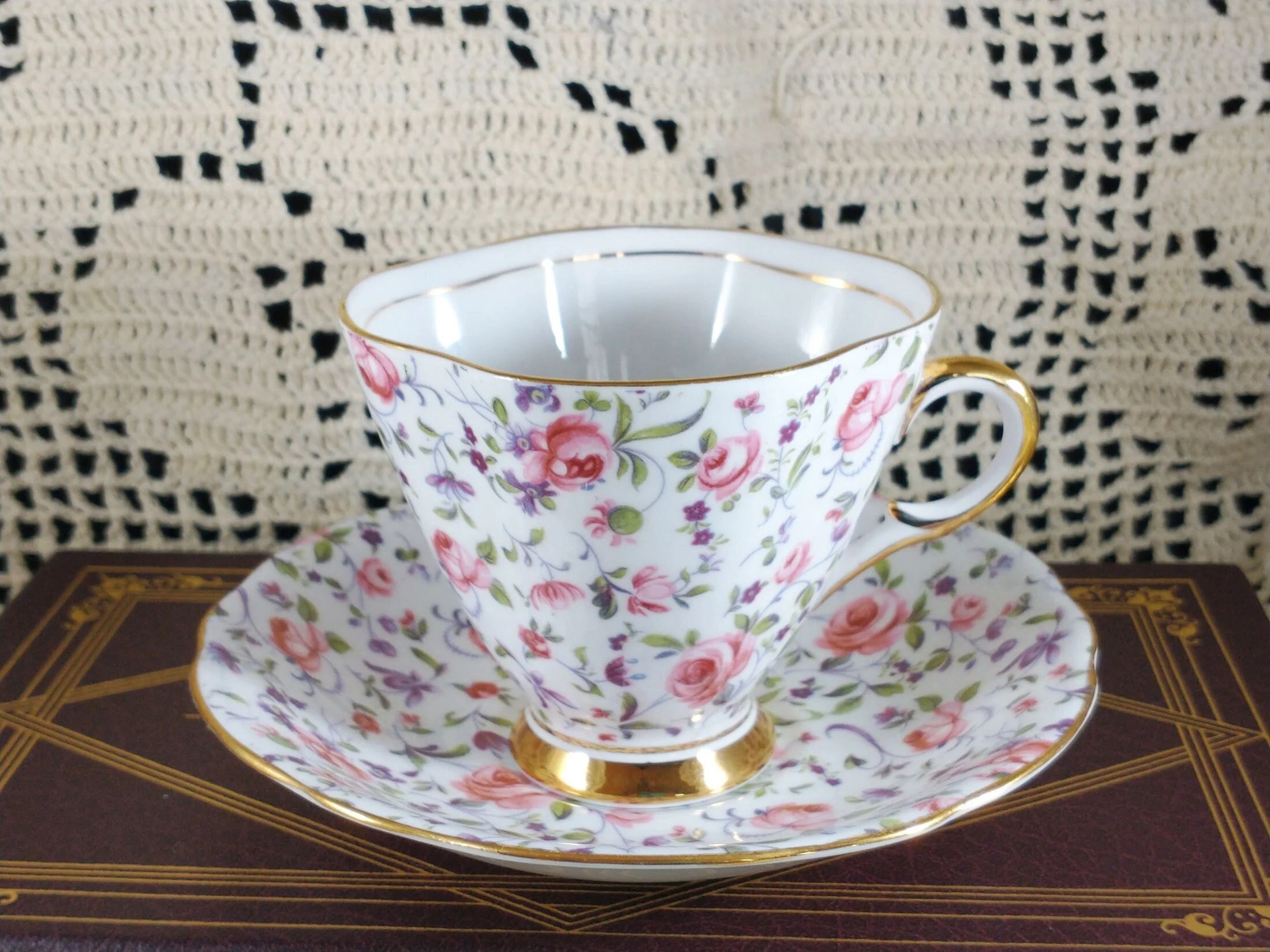 Clarence Bone China England 1950s Pink Roses Lavender Flowers Floral Chintz Tea Cup & Saucer CN1 Pattern -  Farmhouse, Country, Cottage