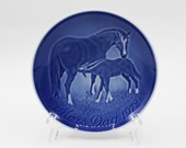 1972 B&G – Bing and Grondahl – Mors Dag – Blue and White Decorative Collectors Mother’s Day Plate – Denmark at Whispering City RVA