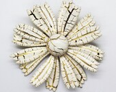 MCM Bold White & Gold Crackle Daisy Flower Brooch - Vintage, Retro, MCM, Mid Century, Mid Mod, Classic, Statement, Floral Costume Jewelry