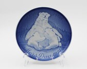 1974 B&G – Bing and Grondahl – Mors Dag – Blue and White Decorative Collectors Mother’s Day Plate – Denmark at Whispering City RVA