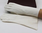 Ivory White MCM Bracelet Length Ladies Gauntlet Gloves - Size 6 - Vintage, Mid Century, MCM Retro, Old Hollywood, 1940s, 1950s, Spring, Fall